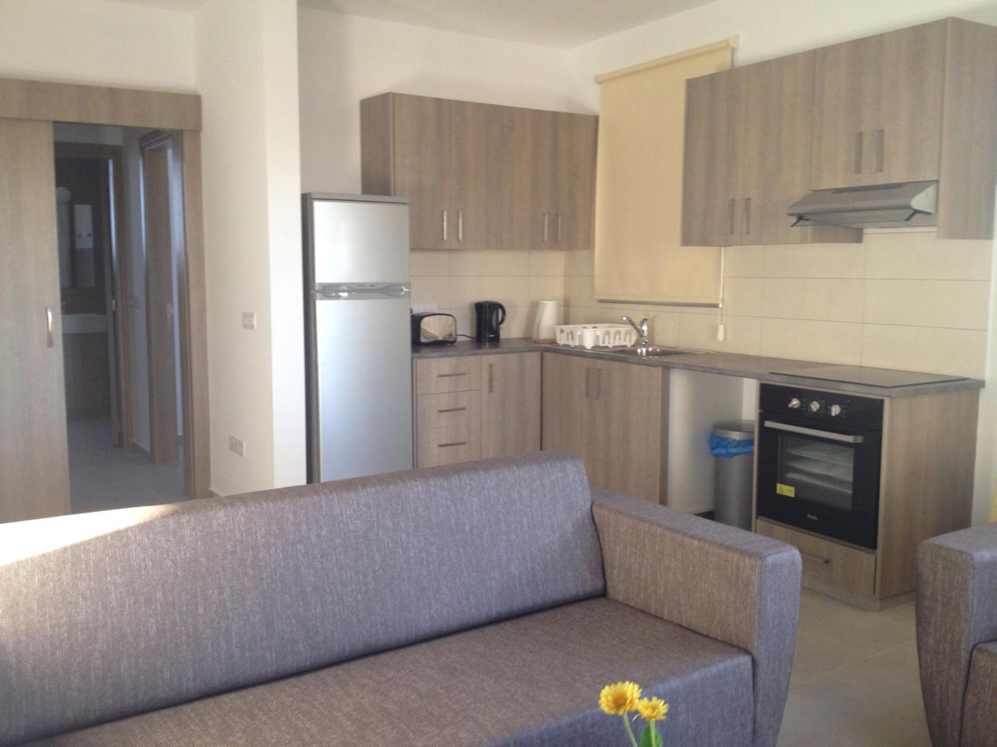 Niro Apartments Polis Bagian luar foto
