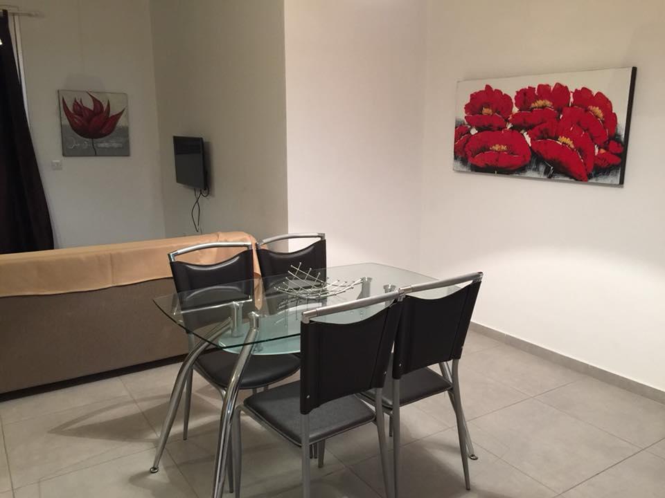 Niro Apartments Polis Bagian luar foto