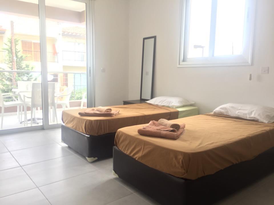 Niro Apartments Polis Bagian luar foto
